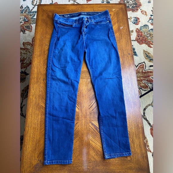 Straight Blue Jeans - Picture 2 of 6